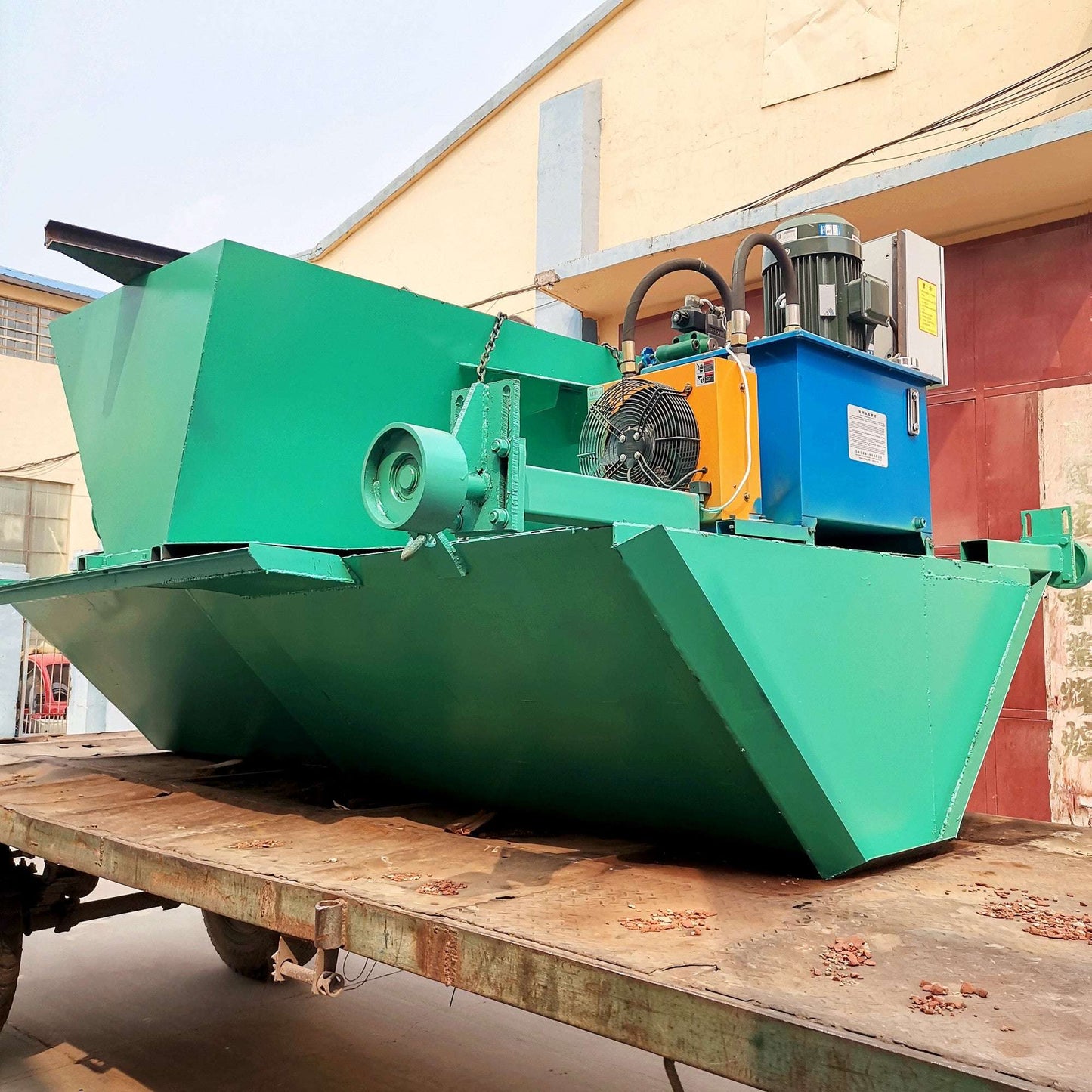 WOMI L-shaped canal lining machine