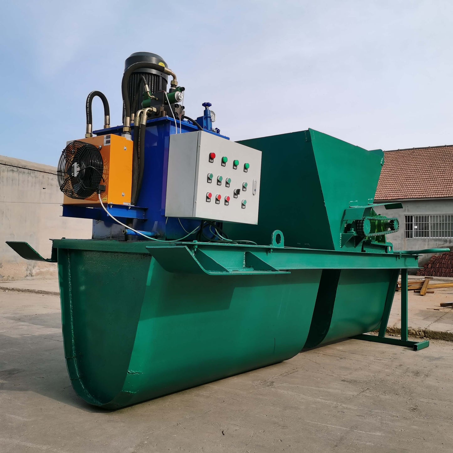 WOMI U-shaped canal lining machine